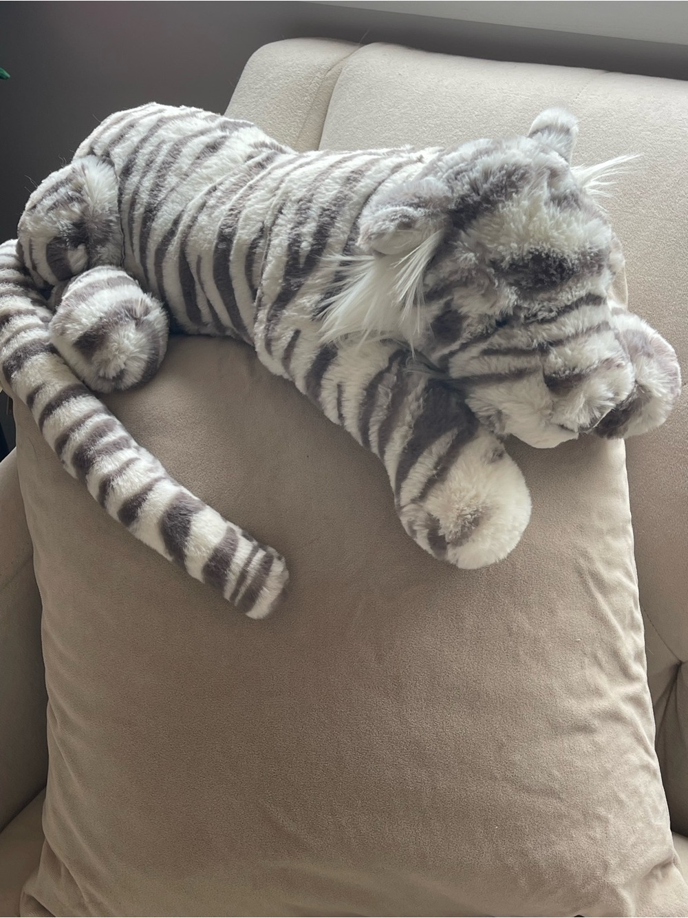 Sacha Snow Tiger Large! Jellycat